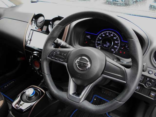 日産 ノート １．２ Ｅ－ＰＯＷＥＲ メダリスト H29年 (中国) 99