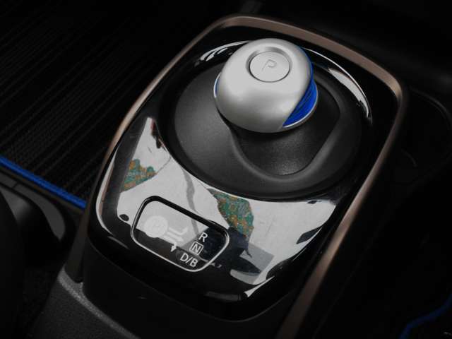 日産 ノート １．２ Ｅ－ＰＯＷＥＲ メダリスト H29年 (中国) 99