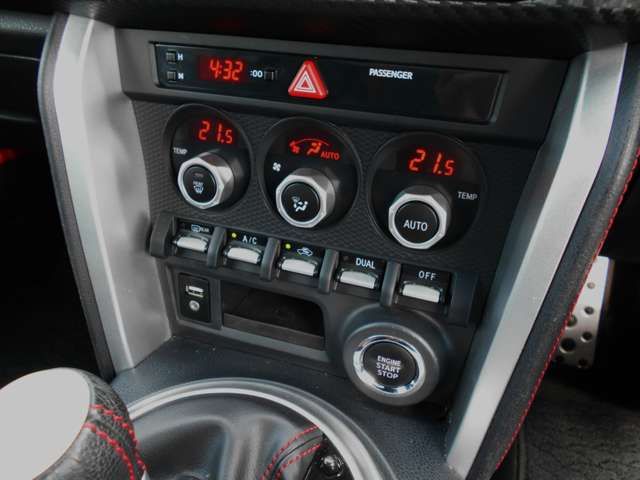 トヨタ ８６ ２．０ ＧＴ H27年 (中国) 99