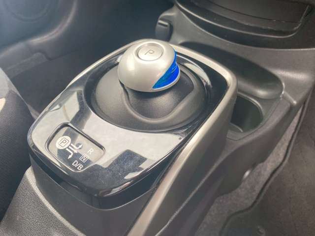 日産 ノート １．２ Ｅ－ＰＯＷＥＲ Ｘ R1年 (中国) 99