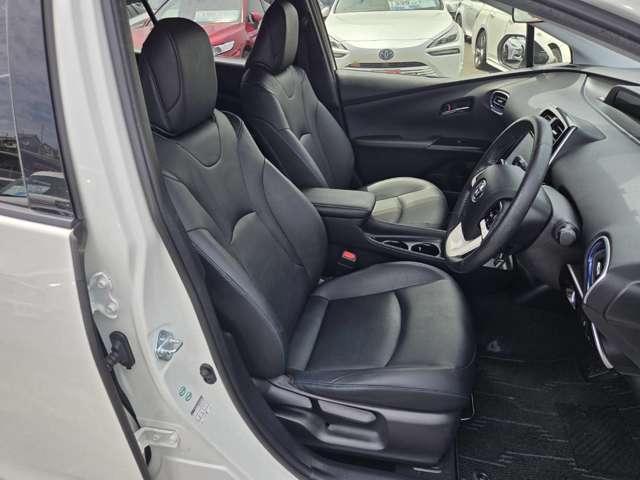 トヨタ プリウス １．８ Ｓ ツーリングセレクション H29年 (中国) 99