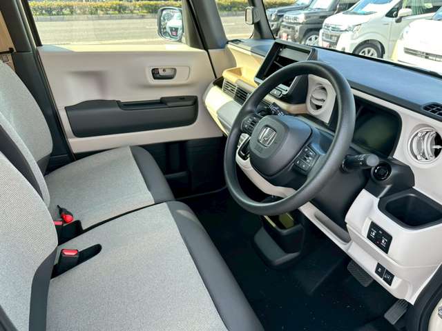 ホンダ Ｎ　ＢＯＸ ６６０ ファッションスタイル ２トーン ４ＷＤ R7年 (中国) 99