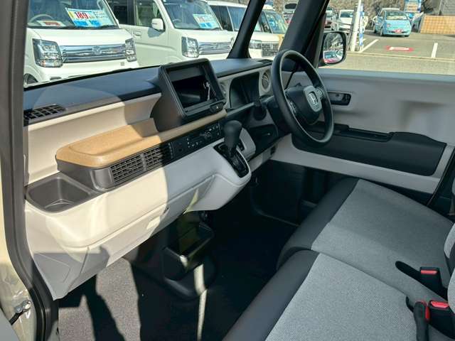 ホンダ Ｎ　ＢＯＸ ６６０ ファッションスタイル ２トーン ４ＷＤ R7年 (中国) 99