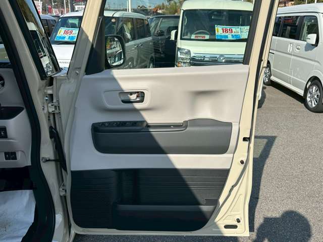 ホンダ Ｎ　ＢＯＸ ６６０ ファッションスタイル ２トーン ４ＷＤ R7年 (中国) 99