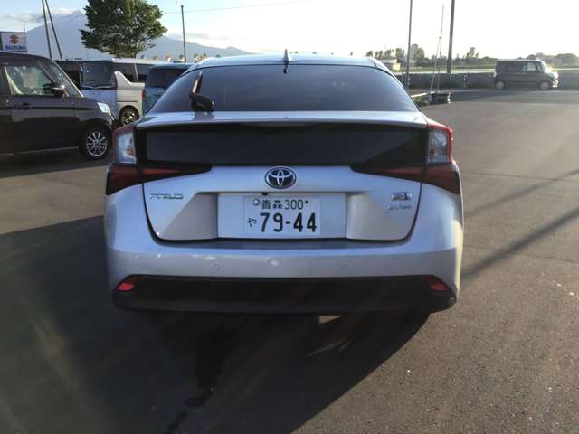 トヨタ プリウス １．８ Ｓ Ｅ－ＦＯＵＲ ４ＷＤ R1年 (東北) 99