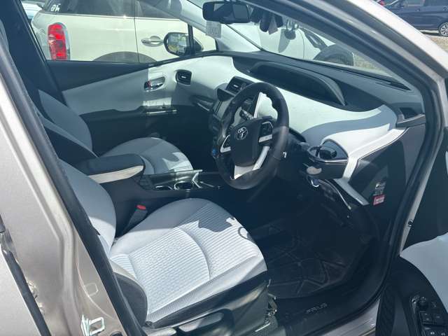 トヨタ プリウス １．８ Ｓ セーフティ プラス H28年 (東北) 99
