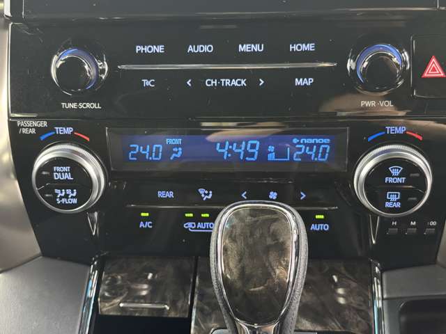 トヨタ アルファード　ハイブリッド ハイブリッド ２．５ Ｓ タイプゴールドＩＩＩ Ｅ－ＦＯＵＲ ４ＷＤ R4年 (東北) 99