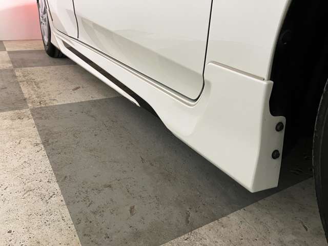 トヨタ プリウス １．８ Ｓ セーフティ プラス Ｅ－ＦＯＵＲ ４ＷＤ H30年 (東北) 99
