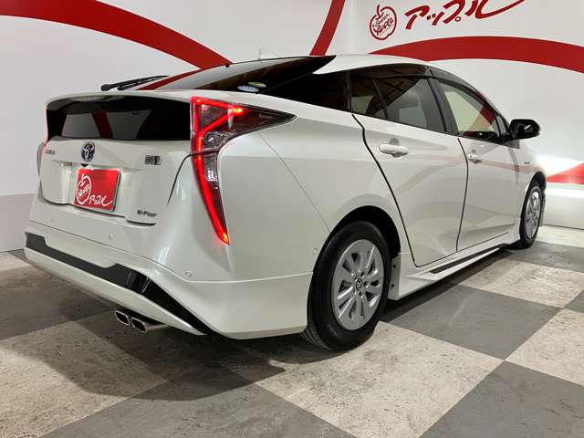 トヨタ プリウス １．８ Ｓ セーフティ プラス Ｅ－ＦＯＵＲ ４ＷＤ H30年 (東北) 99