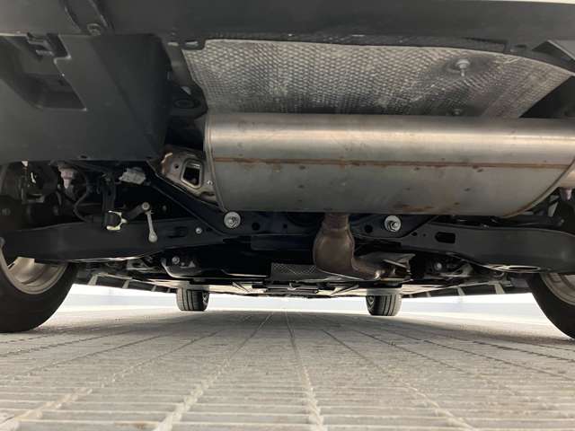 トヨタ プリウス １．８ Ｓ セーフティ プラス Ｅ－ＦＯＵＲ ４ＷＤ H30年 (東北) 99