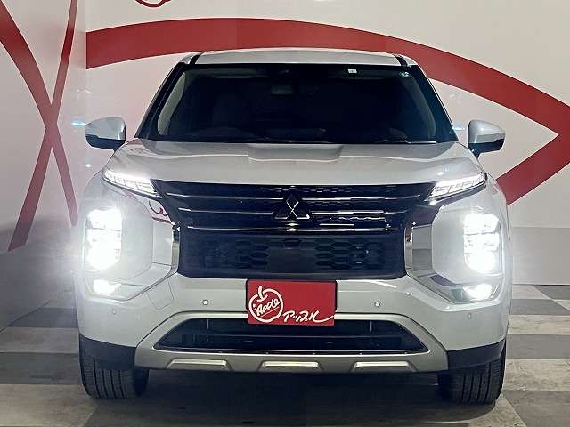 三菱 アウトランダーＰＨＥＶ ＰＨＥＶ ２．４ Ｇ ４ＷＤ R5年 (東北) 99