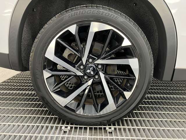 三菱 アウトランダーＰＨＥＶ ＰＨＥＶ ２．４ Ｇ ４ＷＤ R5年 (東北) 99