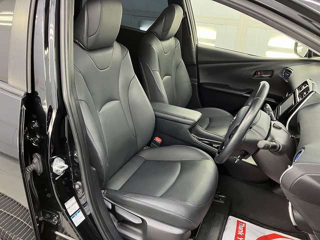 トヨタ プリウス １．８ Ｓ ツーリングセレクション Ｅ－ＦＯＵＲ ４ＷＤ R2年 (東北) 99
