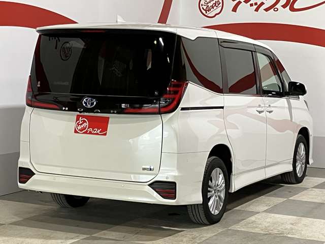 トヨタ ノア １．８ ハイブリッド Ｓ－Ｚ Ｅ－ＦＯＵＲ ４ＷＤ R4年 (東北) 99