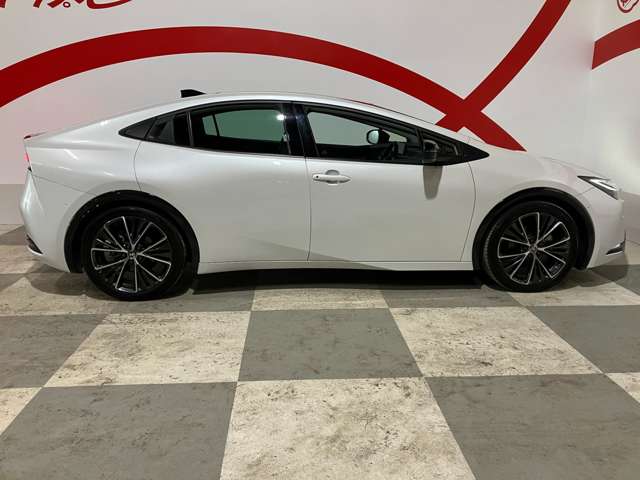 トヨタ プリウス ２．０ Ｚ Ｅ－ＦＯＵＲ ４ＷＤ R5年 (東北) 99