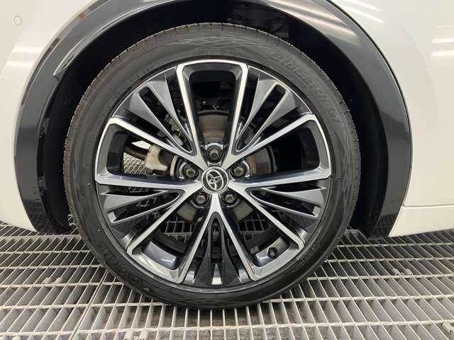 トヨタ プリウス ２．０ Ｚ Ｅ－ＦＯＵＲ ４ＷＤ R5年 (東北) 99