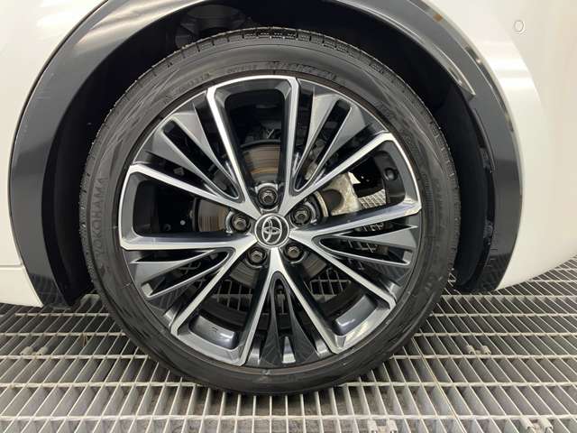 トヨタ プリウス ２．０ Ｚ Ｅ－ＦＯＵＲ ４ＷＤ R5年 (東北) 99