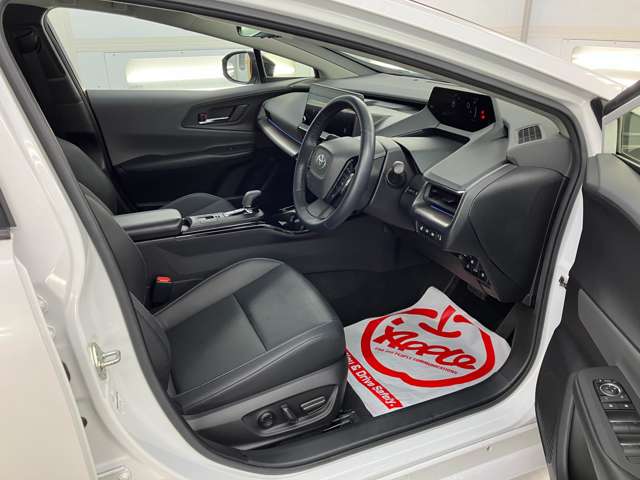トヨタ プリウス ２．０ Ｚ Ｅ－ＦＯＵＲ ４ＷＤ R5年 (東北) 99