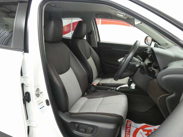 トヨタ ヤリスクロス　ハイブリッド １．５ ハイブリッド Ｚ Ｅ－ＦＯＵＲ ４ＷＤ R4年 (東北) 99