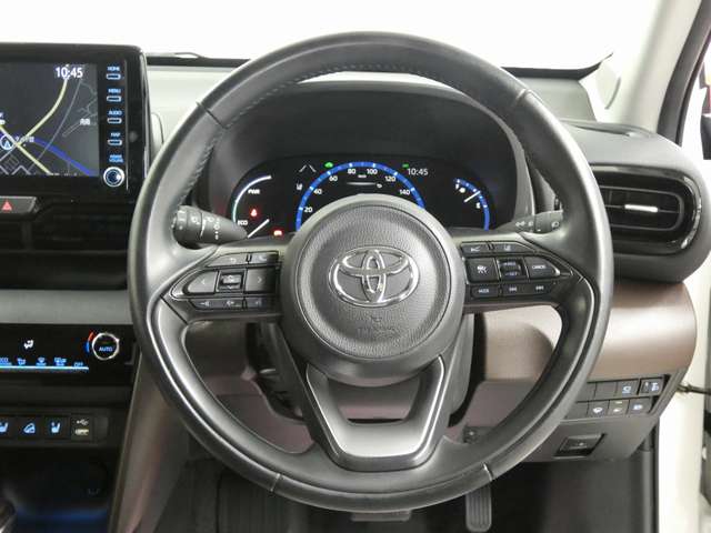 トヨタ ヤリスクロス　ハイブリッド １．５ ハイブリッド Ｚ Ｅ－ＦＯＵＲ ４ＷＤ R4年 (東北) 99