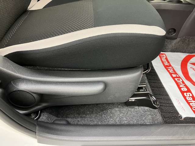 日産 ノート １．２ Ｘ ＦＯＵＲ ４ＷＤ R1年 (東北) 99