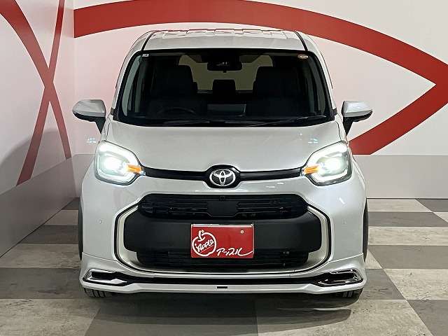 トヨタ シエンタ　ハイブリッド ハイブリッド １．５ Ｚ Ｅ－ＦＯＵＲ ４ＷＤ R7年 (東北) 99