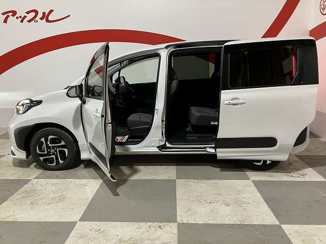 トヨタ シエンタ　ハイブリッド ハイブリッド １．５ Ｚ Ｅ－ＦＯＵＲ ４ＷＤ R7年 (東北) 99