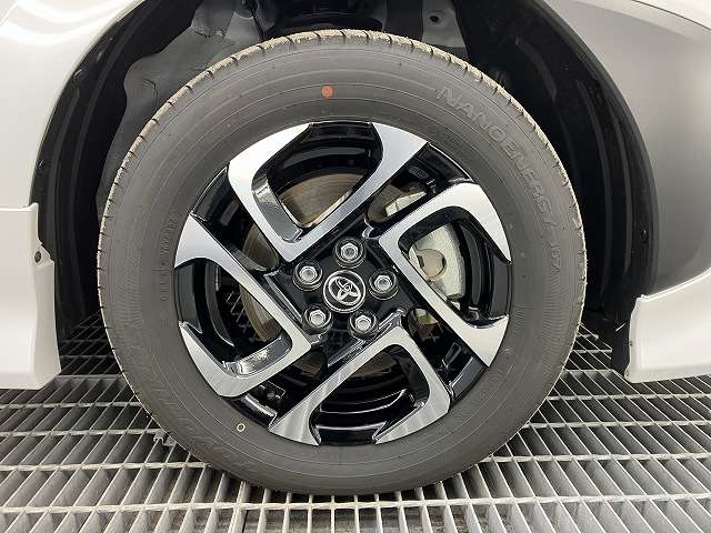 トヨタ シエンタ　ハイブリッド ハイブリッド １．５ Ｚ Ｅ－ＦＯＵＲ ４ＷＤ R7年 (東北) 99