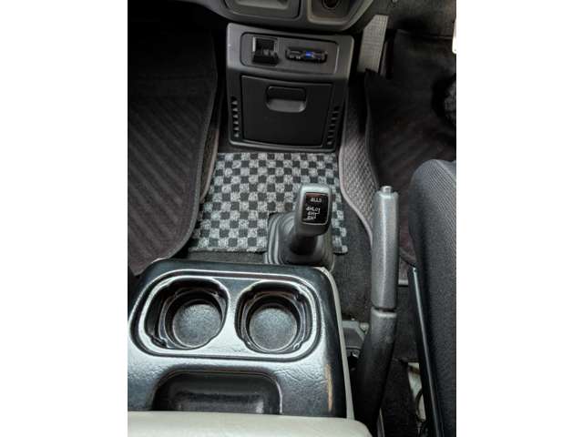 三菱 デリカスペースギア ３．０ シャモニー ハイルーフ ４ＷＤ H15年 (四国) 99