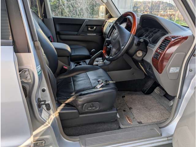 三菱 パジェロ ３．５ ロング スーパーエクシード ４ＷＤ H17年 (四国) 99