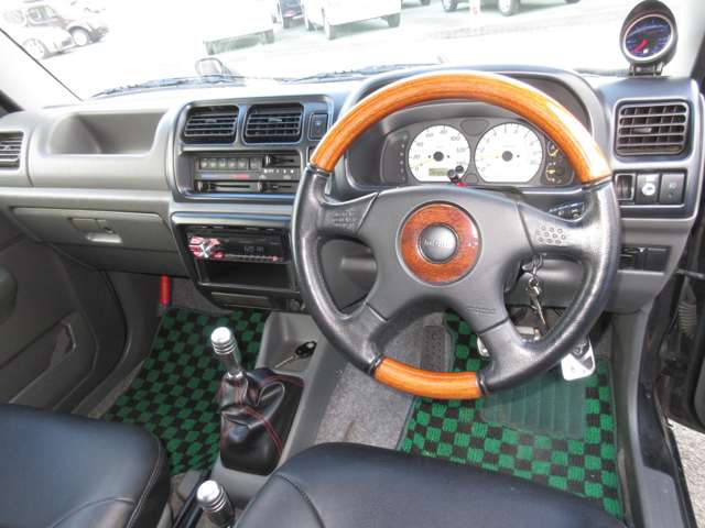 スズキ ジムニー ６６０ ＫＡＮＳＡＩ ４ＷＤ H11年 (四国) 99