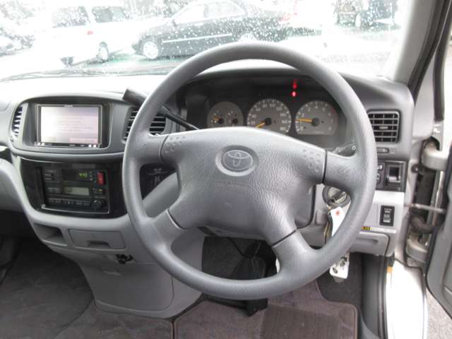 トヨタ ツーリングハイエース ２．７ Ｖパッケージ ４ＷＤ H13年 (四国) 99
