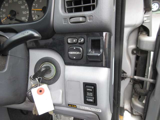 トヨタ ツーリングハイエース ２．７ Ｖパッケージ ４ＷＤ H13年 (四国) 99