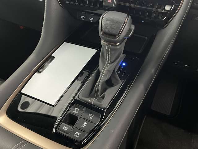 トヨタ アルファード　ハイブリッド ハイブリッド ２．５ Ｘ Ｅ－ＦＯＵＲ ４ＷＤ R7年 (東北) 99