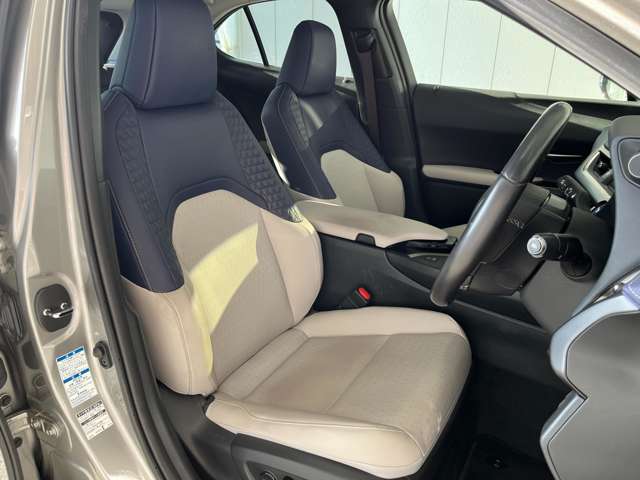 レクサス ＵＸ２５０ｈ ２５０Ｈ バージョンＣ ４ＷＤ R1年 (東北) 99