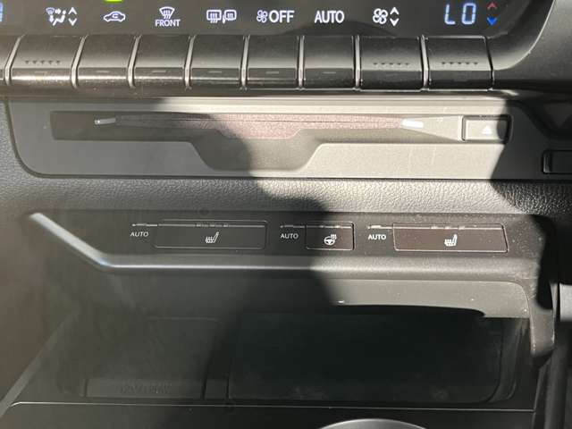 レクサス ＵＸ２５０ｈ ２５０Ｈ バージョンＣ ４ＷＤ R1年 (東北) 99