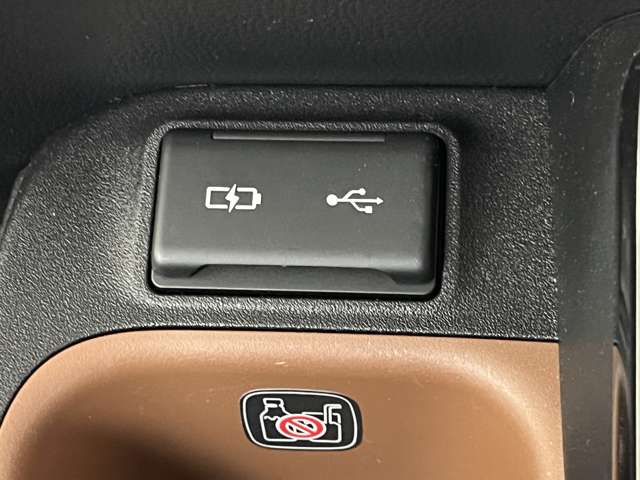 トヨタ シエンタ　ハイブリッド ハイブリッド １．５ Ｇ Ｅ－ＦＯＵＲ ４ＷＤ R7年 (東北) 99