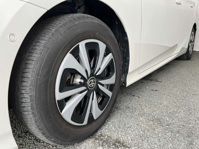 トヨタ プリウスＰＨＶ １．８ Ａ ユーティリティ プラス R1年 (東北) 99