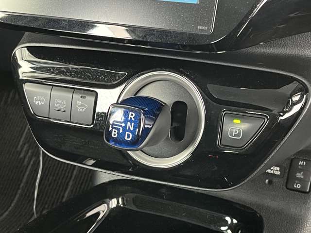 トヨタ プリウスＰＨＶ １．８ Ａ ユーティリティ プラス R1年 (東北) 99