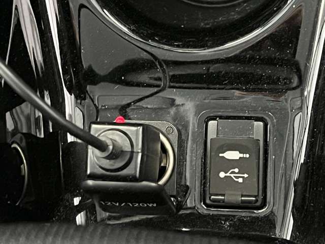 トヨタ プリウスＰＨＶ １．８ Ａ ユーティリティ プラス R1年 (東北) 99