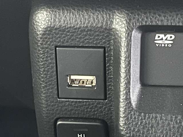 トヨタ カローラ　ツーリング　ハイブリッド １．８ ハイブリッド ＷＸＢ Ｅ－ＦＯＵＲ ４ＷＤ R2年 (東北) 99