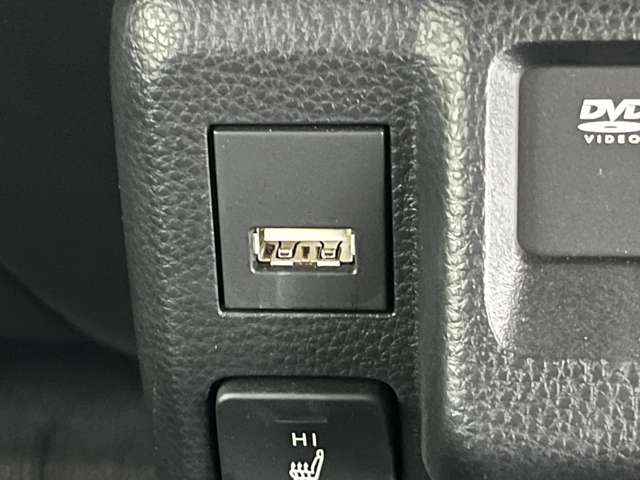 トヨタ カローラ　ツーリング　ハイブリッド １．８ ハイブリッド ＷＸＢ Ｅ－ＦＯＵＲ ４ＷＤ R2年 (東北) 99