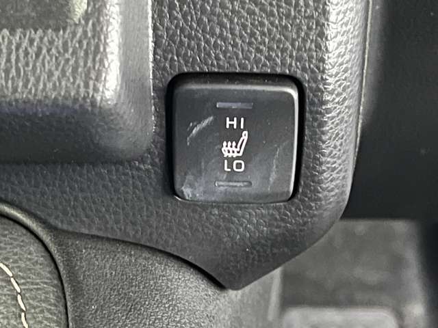 トヨタ カローラ　ツーリング　ハイブリッド １．８ ハイブリッド ＷＸＢ Ｅ－ＦＯＵＲ ４ＷＤ R2年 (東北) 99