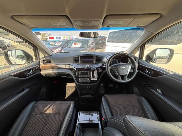 日産 エルグランド ２．５ ２５０ハイウェイスター アーバンクロム ４ＷＤ H25年 (東北) 99