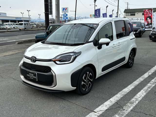 トヨタ シエンタ　ハイブリッド ハイブリッド １．５ Ｚ Ｅ－ＦＯＵＲ ４ＷＤ R6年 (東北) 99