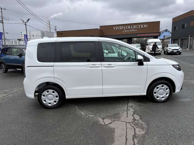 ホンダ フリード　ハイブリッド １．５ Ｅ：ＨＥＶ エアー ４ＷＤ R7年 (東北) 99