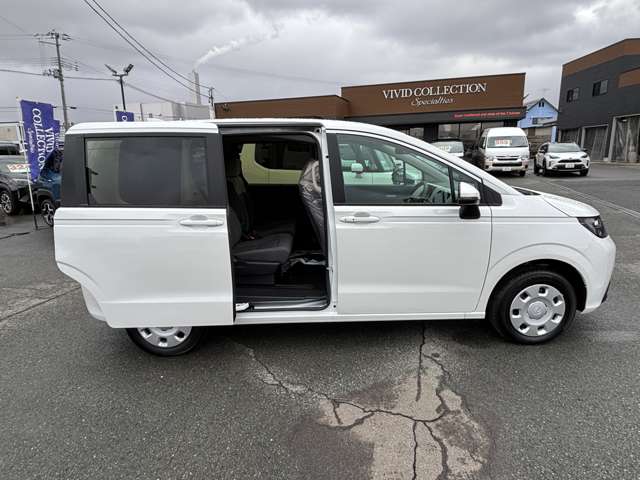 ホンダ フリード　ハイブリッド １．５ Ｅ：ＨＥＶ エアー ４ＷＤ R7年 (東北) 99
