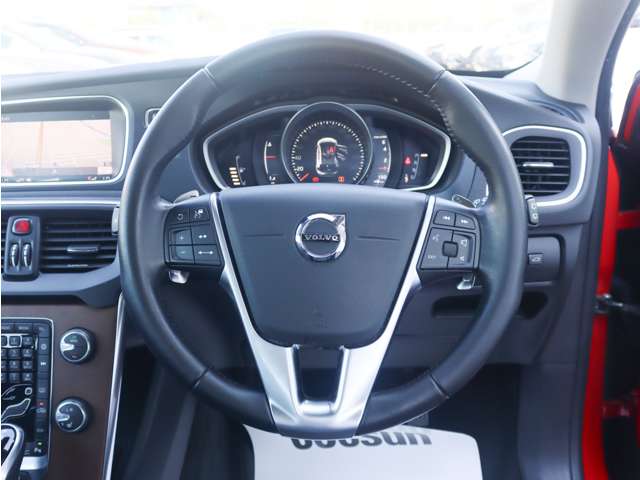 ボルボ Ｖ４０ Ｔ３　インスクリプション H29年 (東海) 99
