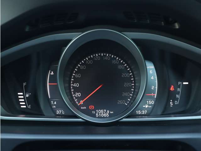 ボルボ Ｖ４０ Ｔ３　インスクリプション H29年 (東海) 99