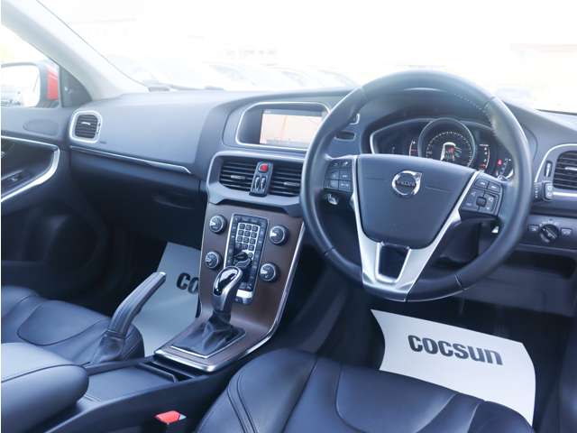 ボルボ Ｖ４０ Ｔ３　インスクリプション H29年 (東海) 99